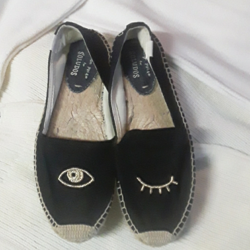 Soludos Wink Embroidery Smoking Slipper